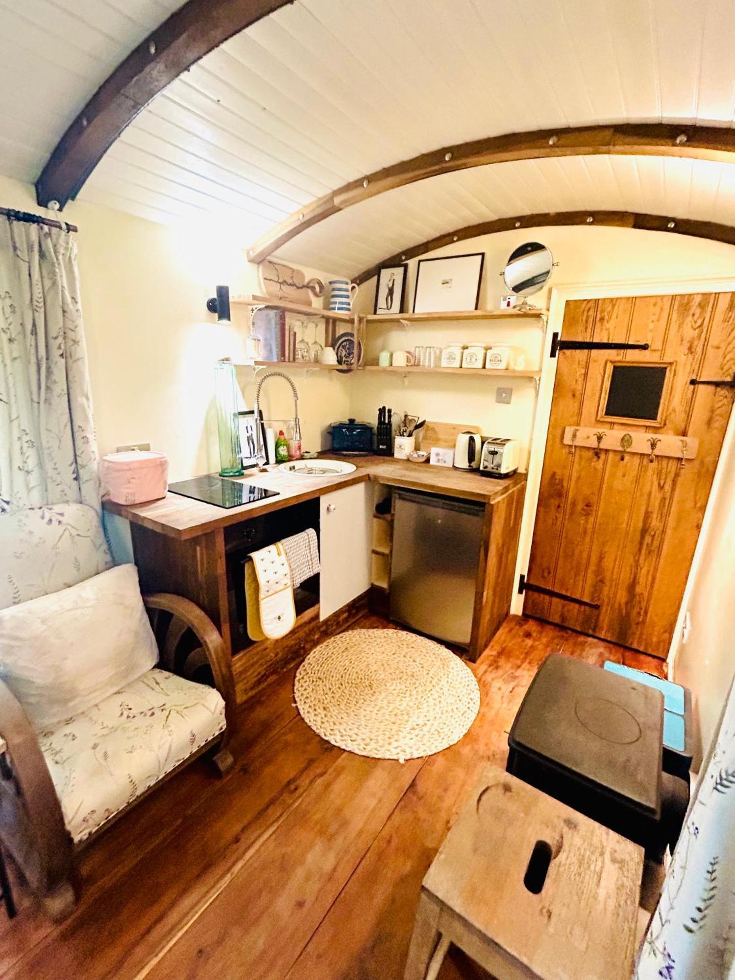 The Railway Carriage - Blue Villa Glasbury Eksteriør billede